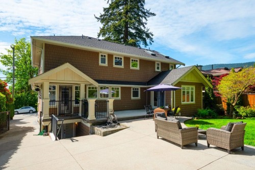1050 11Th Street, West Vancouver, BC 