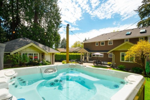 1050 11Th Street, West Vancouver, BC 