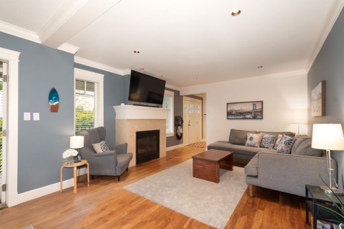 1050 11Th Street, West Vancouver, BC 