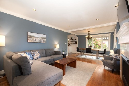 1050 11Th Street, West Vancouver, BC 