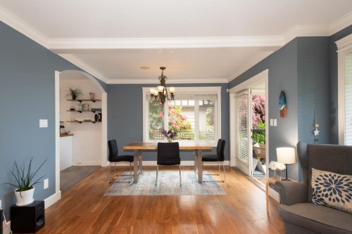 1050 11Th Street, West Vancouver, BC 