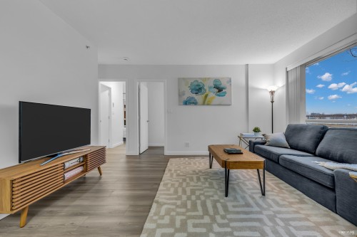 201-3111 Corvette Way, Richmond, BC 