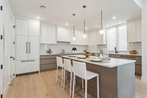 101-1038 Delestre Avenue, Coquitlam, BC 