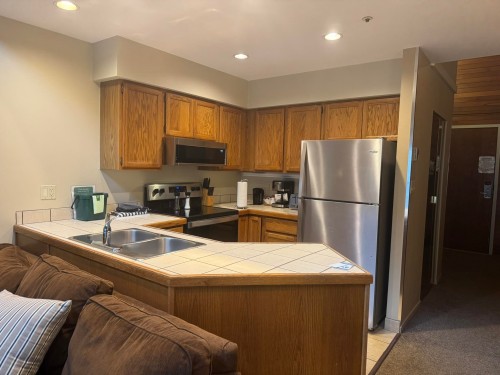 207/307-4321 Village Gate (Week 9) Boulevard, Whistler, BC 