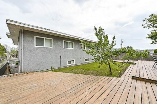 1335-1337 Kamloops Street, New Westminster, BC 