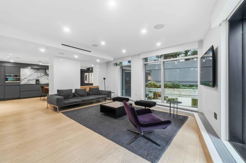 1002-889 Pacific Street, Vancouver, BC 