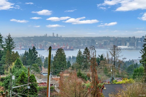 4066 Norwood Avenue  North Vancouver, BC V7N 3R3