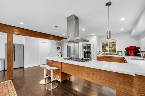 4066 Norwood Avenue, North Vancouver, BC 