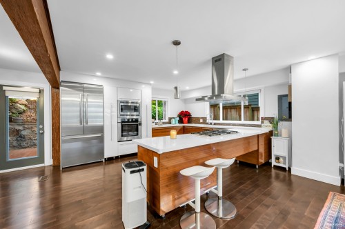 4066 Norwood Avenue, North Vancouver, BC 