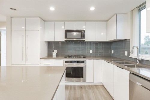 304-3096 Windsor Gate, Coquitlam, BC 