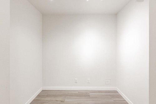 304-3096 Windsor Gate, Coquitlam, BC 