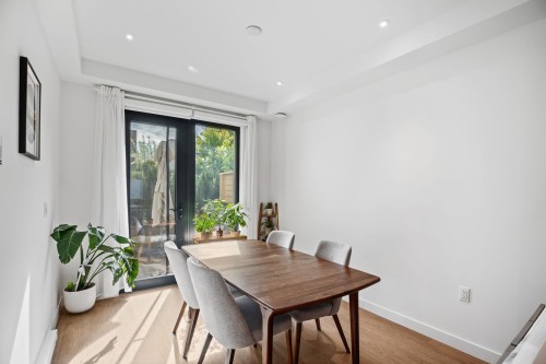 202-606 Foster Avenue, Coquitlam, BC 