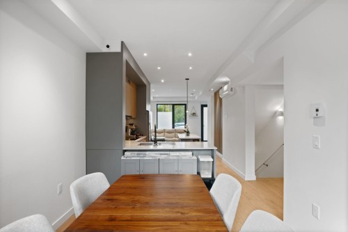 202-606 Foster Avenue, Coquitlam, BC 