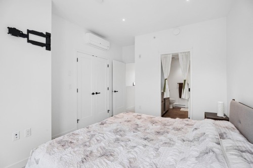 202-606 Foster Avenue, Coquitlam, BC 