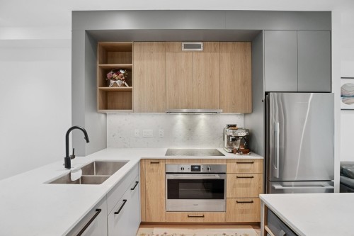 202-606 Foster Avenue, Coquitlam, BC 