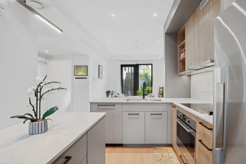 202-606 Foster Avenue, Coquitlam, BC 