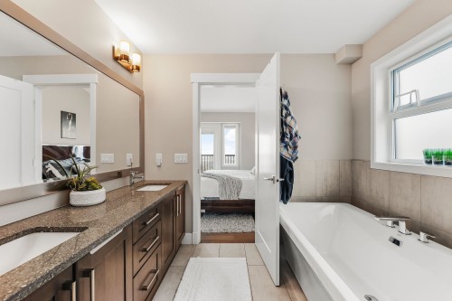 1419 Strawline Hill Street, Coquitlam, BC 