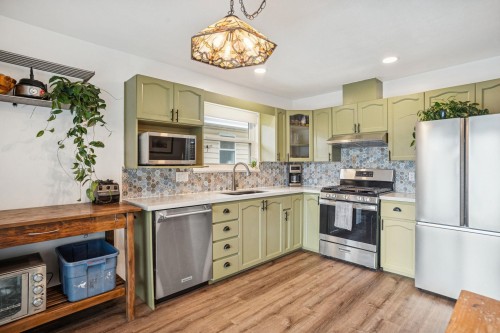 658 Pender Place, Port Coquitlam, BC 