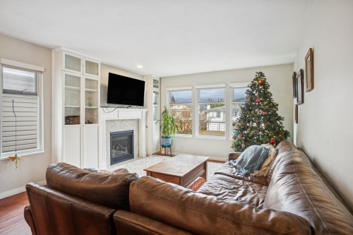 658 Pender Place, Port Coquitlam, BC 