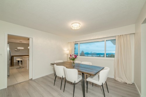 1895 Rosebery Avenue, West Vancouver, BC 