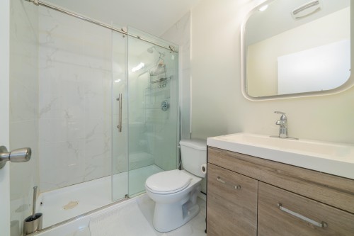 1895 Rosebery Avenue, West Vancouver, BC 