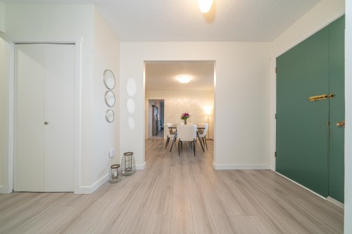 1895 Rosebery Avenue, West Vancouver, BC 