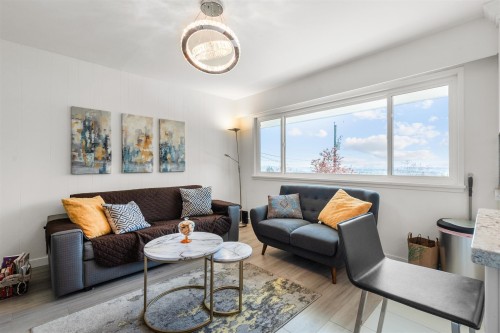 1895 Rosebery Avenue, West Vancouver, BC 