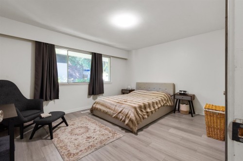 1895 Rosebery Avenue, West Vancouver, BC 