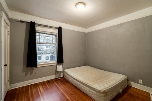 2715 16Th Avenue W, Vancouver, BC 