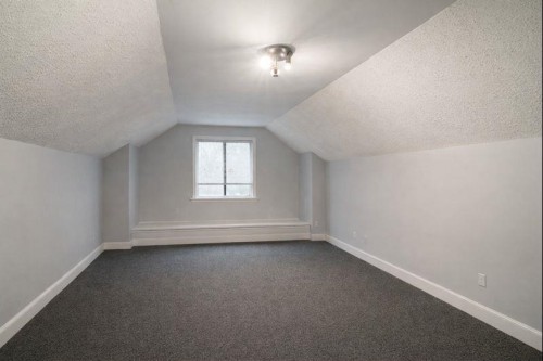 2715 16Th Avenue W, Vancouver, BC 