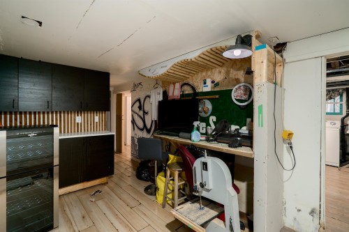 2715 16Th Avenue W, Vancouver, BC 