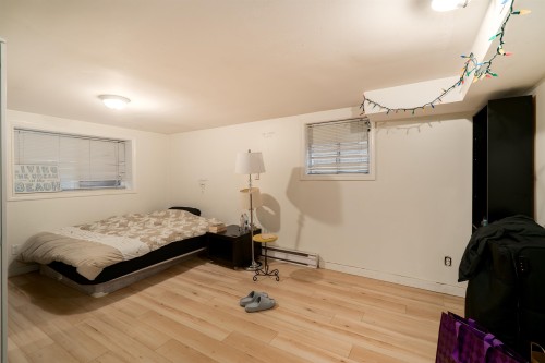 2715 16Th Avenue W, Vancouver, BC 