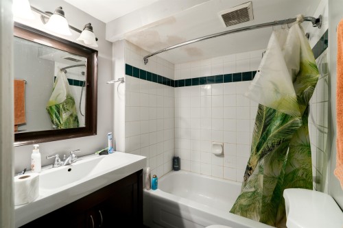 2715 16Th Avenue W, Vancouver, BC 