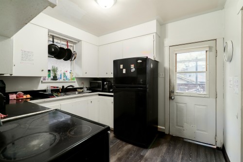 2715 16Th Avenue W, Vancouver, BC 