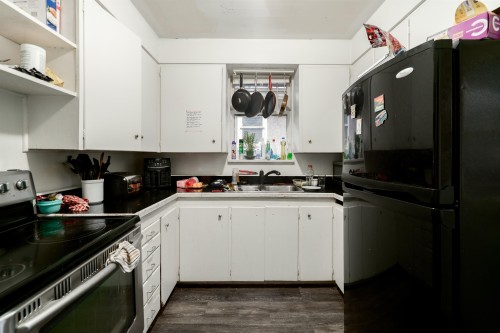 2715 16Th Avenue W, Vancouver, BC 