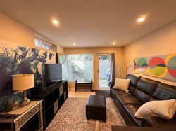 469 20th Avenue W Vancouver, BC V5Y 2C7