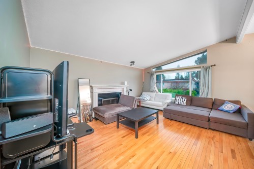 951 Everett Crescent, Burnaby, BC 