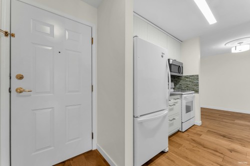 302-4758 53 Street, Delta, BC 