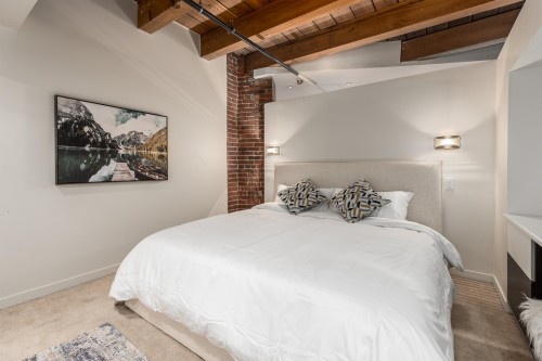 302-55 Cordova Street E, Vancouver, BC 