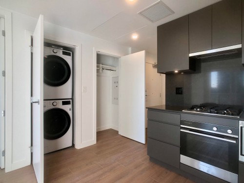 1201-2181 Madison Avenue, Burnaby, BC 