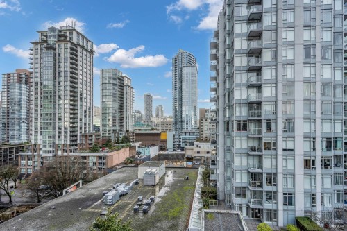 1002-833 Homer Street, Vancouver, BC 