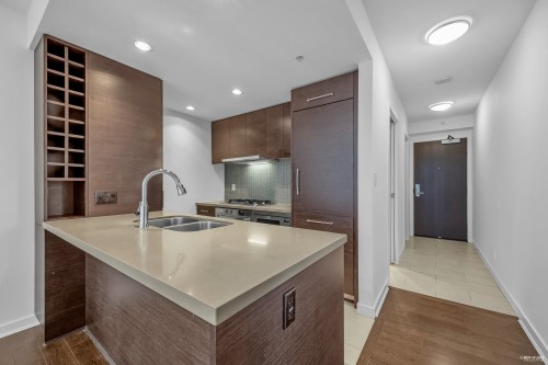 1002-833 Homer Street, Vancouver, BC 