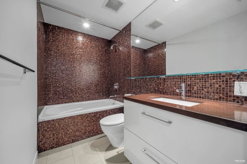 1002-833 Homer Street, Vancouver, BC 