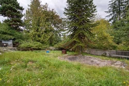 7712 Fawn Road, Halfmoon Bay, BC 