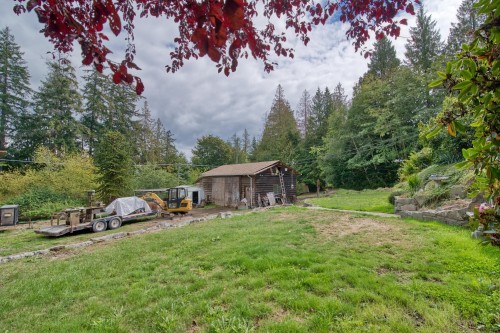 7712 Fawn Road, Halfmoon Bay, BC 