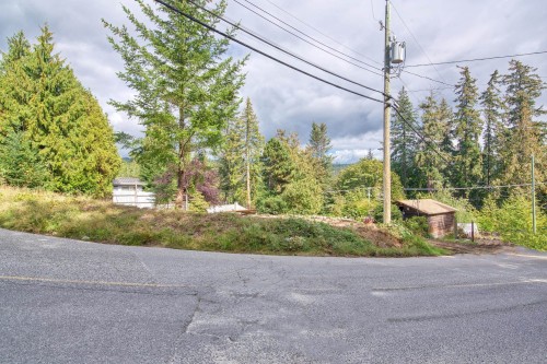 7712 Fawn Road, Halfmoon Bay, BC 