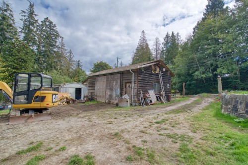 7712 Fawn Road, Halfmoon Bay, BC 