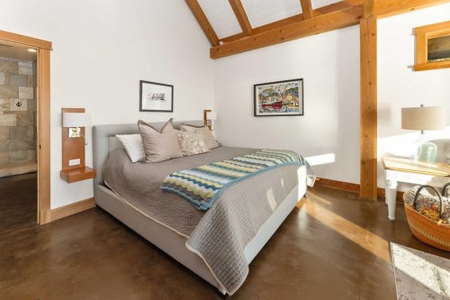 3387 Beach Avenue, Roberts Creek, BC 