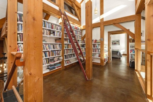 3387 Beach Avenue, Roberts Creek, BC 