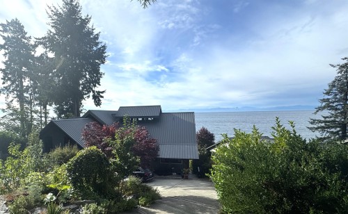 3387 Beach Avenue, Roberts Creek, BC 